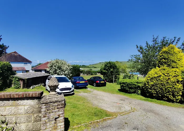Historic Riverside Kiln Cottage - Top Flat