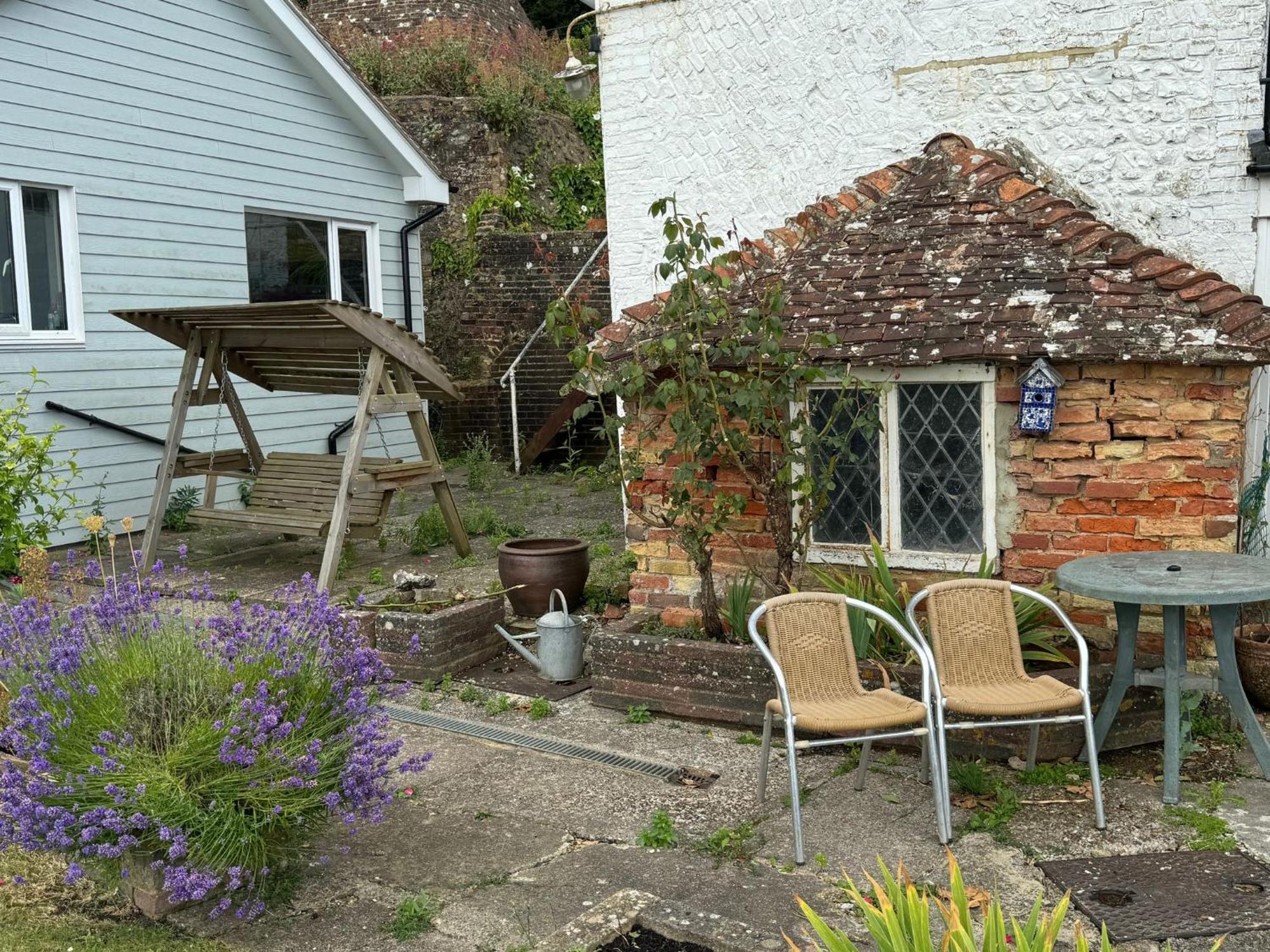 Historic Riverside Kiln - Flat Apartment *